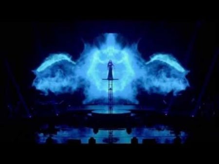 Sarah Brightman shines as an international soprano sensation