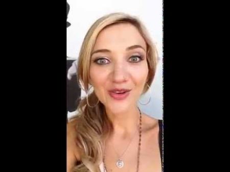 ABC’s Rising Star, Sarah Darling gives a shout-out to AXS.com
