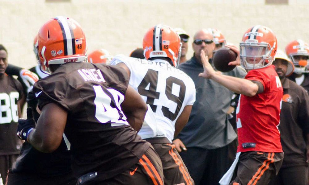 Johnny Manziel shows maturity by owning up to preseason mistakes