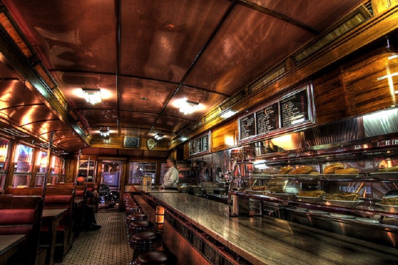 Experience Orlando's best diners - AXS