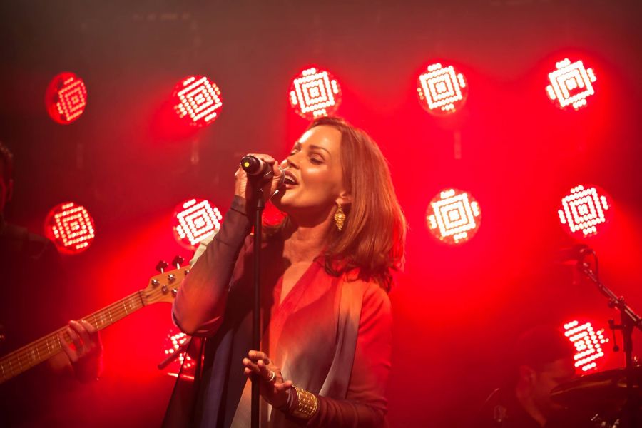 Belinda carlisle casino