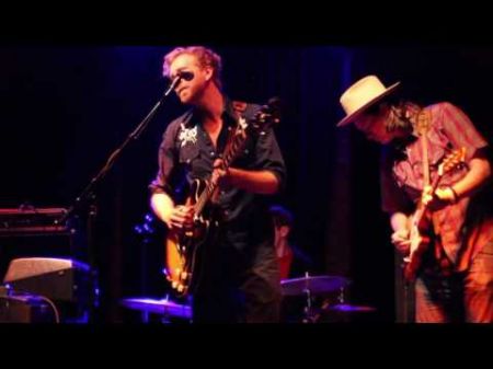 Reed Turchi plays The Hotel Cafe