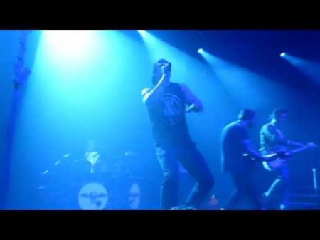 Avenged Sevenfold performs first show with new drummer 